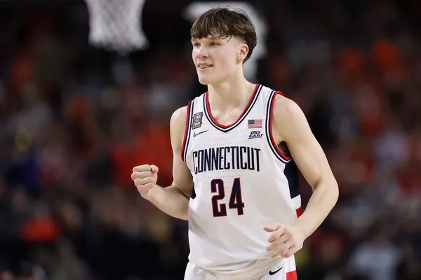 Michigan Enters National Final as Favorites Against UConn