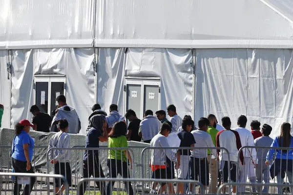 Texas Firm With Two Immigration Lawyers Set for $150M Child Contract