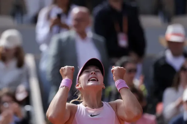 Mirra Andreeva Beats Maja Chwalinska for French Open Title