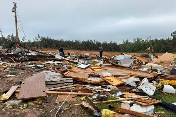 Mississippi Storms Injure 17 and Damage 1,000 Buildings
