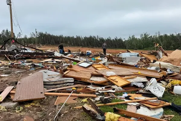 Mississippi Storms Injure 17 and Damage 1,000 Buildings