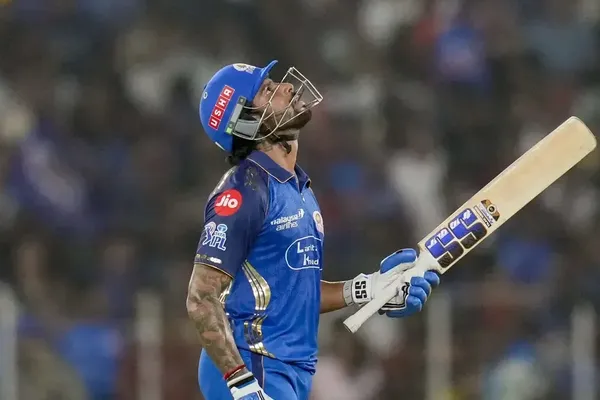 Mumbai Indians Invite RCB to Bat at Wankhede Stadium