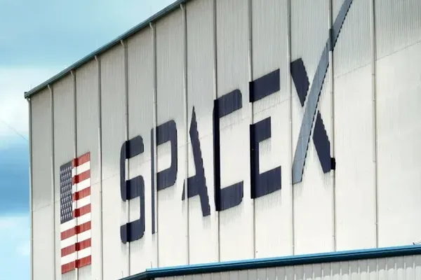 Musk Prepares SpaceX for June Public Listing