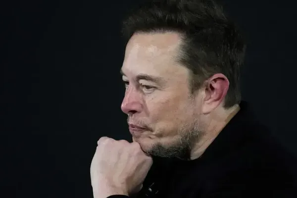 Musk Purges xAI Staff Ahead of Planned June IPO