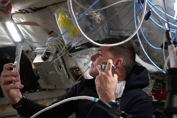 NASA Artemis II Crew Breaks Apollo 13 Distance Record