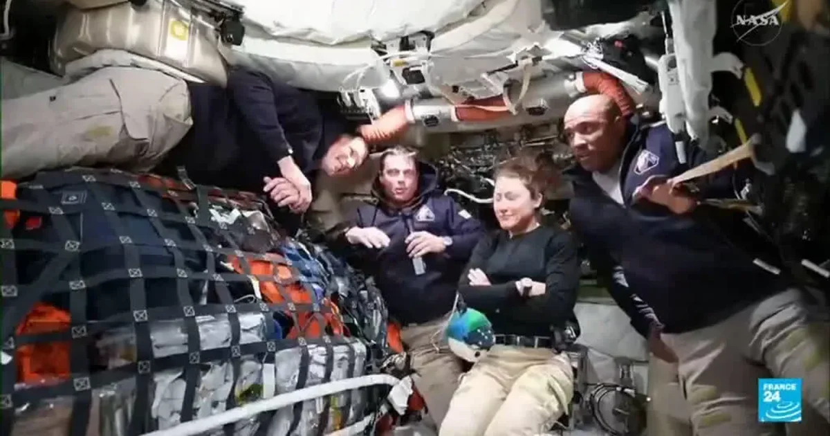 NASA Crew Speeds Toward Moon After Firing Engines