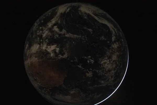 NASA Prepares for Silent Phase of Artemis Lunar Flyby