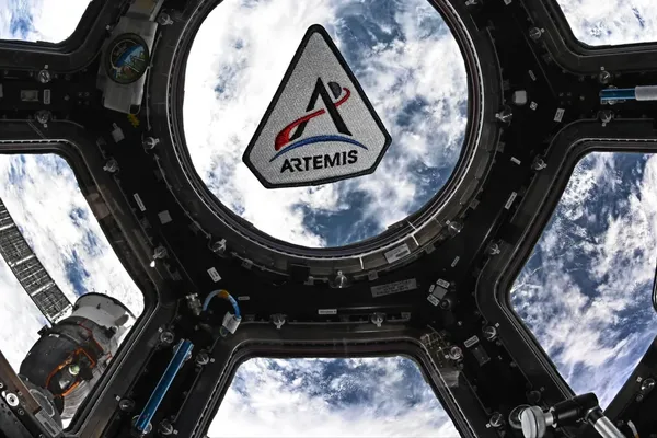 NASA Technicians Repair Artemis II Toilet in Lunar Orbit