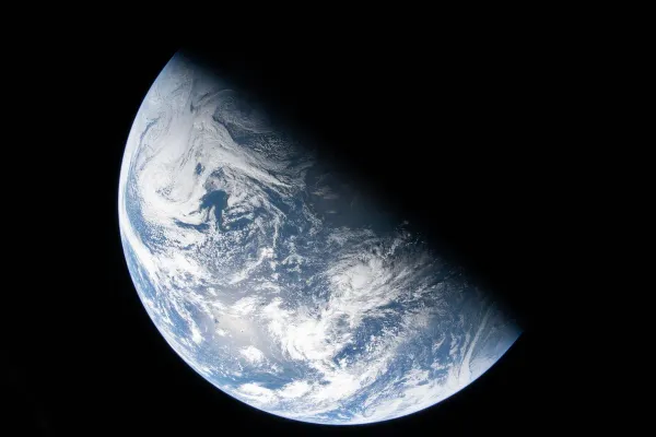 Orion Crew Transmits First Lunar Views of Earth