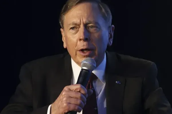 Petraeus Warns of Long Delays in Iran Nuclear Dialogue