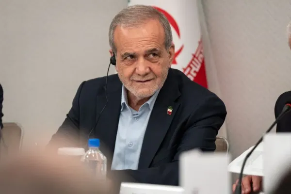 Pezeshkian Seeks Direct Dialogue with American Public