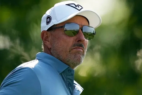 Phil Mickelson Withdraws From 2026 Masters Tournament