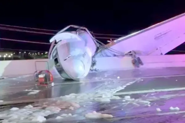 Pilot dies after small plane crashes into Tampa yard