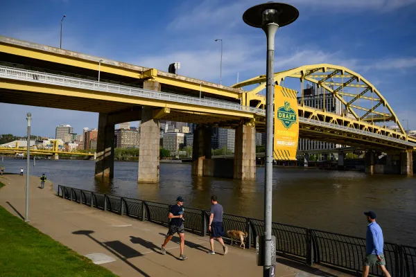 Raiders Draft Fernando Mendoza First Overall in Pittsburgh