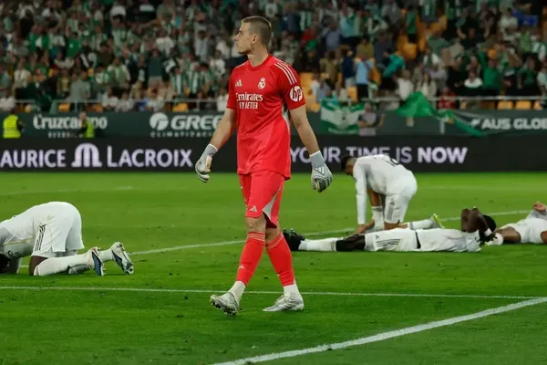 Real Madrid Title Hopes Fade After Bellerin Stunner