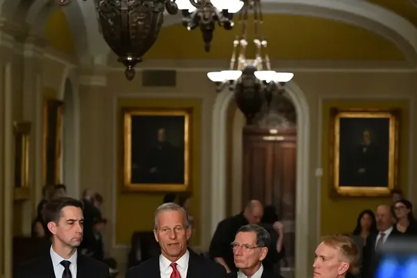 Republicans Face Loyalty Tests Over Trump Ballroom and Iran War
