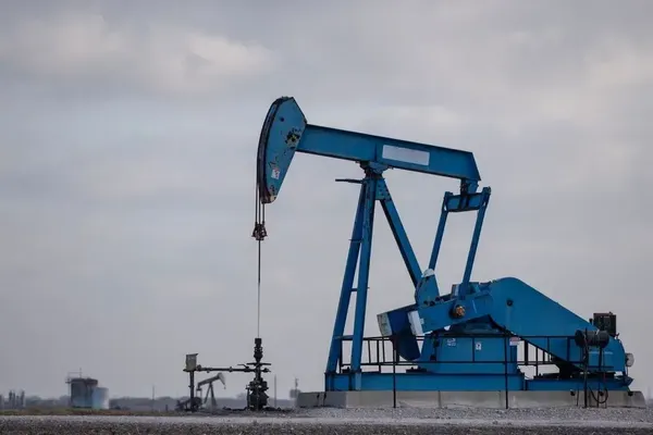 Retail Investors Pile Into Oil ETFs During Iran Conflict