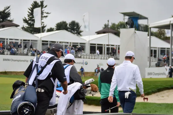 Rory McIlroy Leads Masters Amid Rising Criticism
