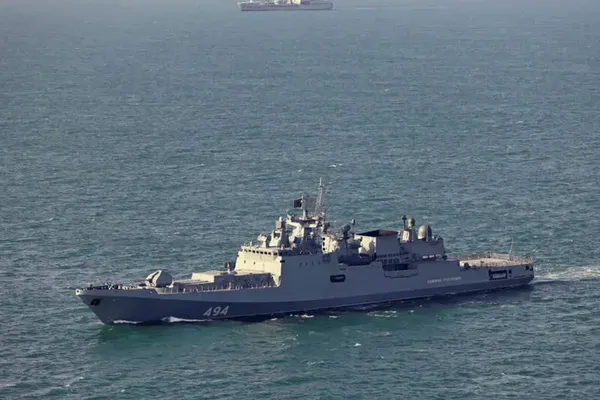 Russian Warship Fires Warning Shots at British Yacht