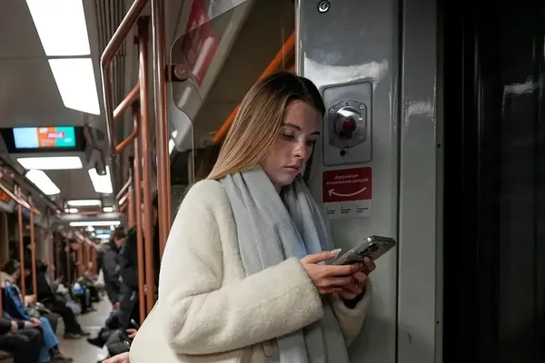 Russians Challenge Putin Over Tightening Internet Controls