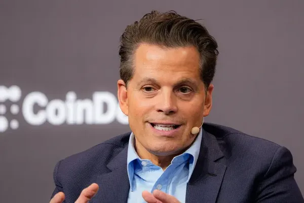 Scaramucci Endorses Trump Blockade of Strait of Hormuz