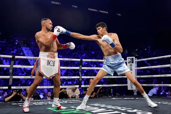 Sebastian Fundora Stops Keith Thurman in Six Rounds