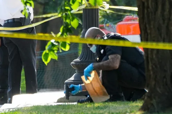 Secret Service Shoots Armed Suspect Near Washington Monument
