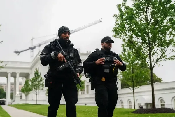 Secret Service Responds to Heavy Gunfire Outside White House