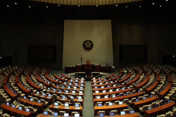 South Korea Cabinet Approves Constitutional Amendment