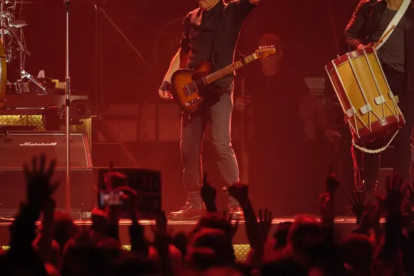 Springsteen Urges Unity at Tour Opener in Minneapolis