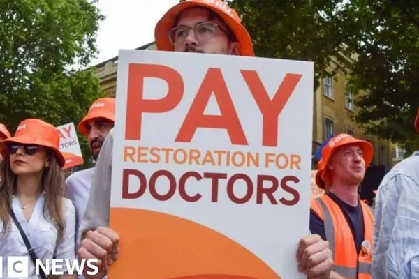 Starmer Orders BMA to Cancel Strike or Lose 1000 Posts
