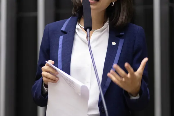 Tabata Amaral Proposes New Anti-Semitism Law in Brazil