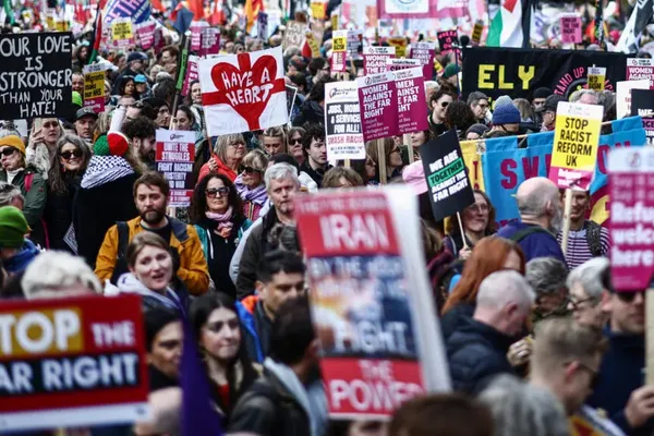 Tens of Thousands March in London Against Far Right