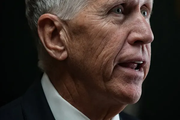 Thom Tillis Backs Warsh for Federal Reserve Chairmanship