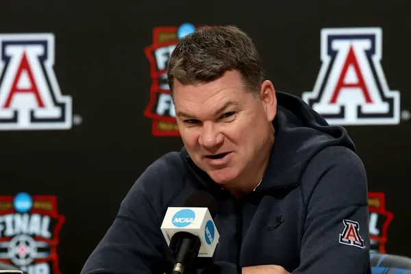 Tommy Lloyd Signs Five Year Extension to Stay in Tucson