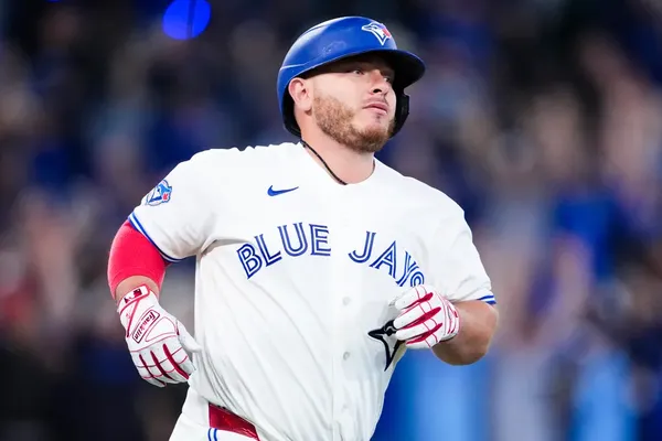 Toronto Catcher Alejandro Kirk Sidelined by Thumb Fracture