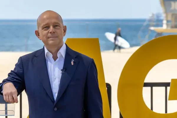 Trump Backs Steve Hilton in California Governor Race