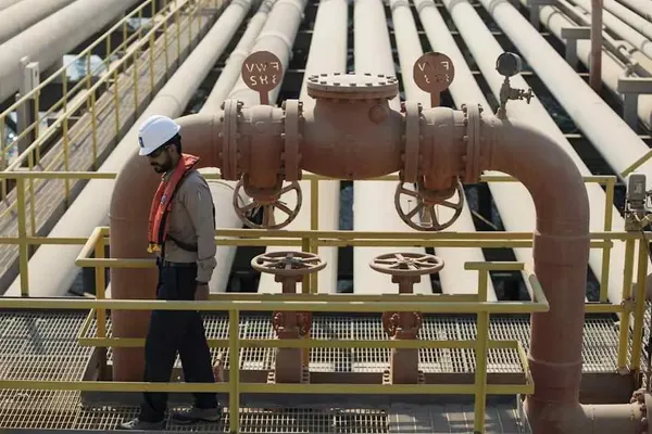 Trump Demands Asia Secure Strait of Hormuz Energy Routes