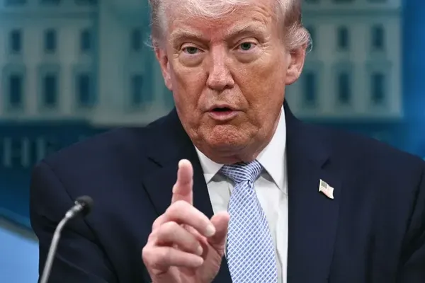 Trump Demands Nuclear Ban Before Islamabad Peace Summit