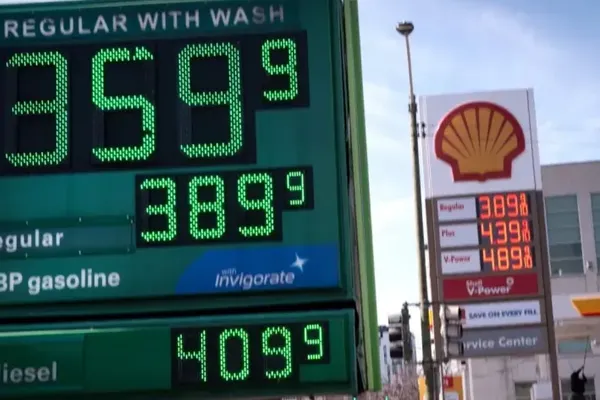 Trump Eyes Jones Act Waivers to Lower Rising Gas Prices