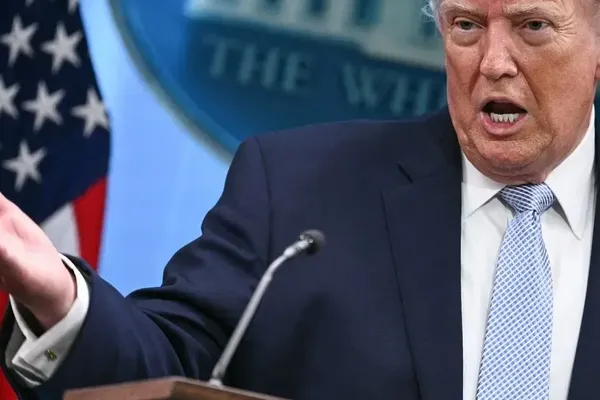 Trump Halts Iran Strikes to Reopen Shipping Lanes