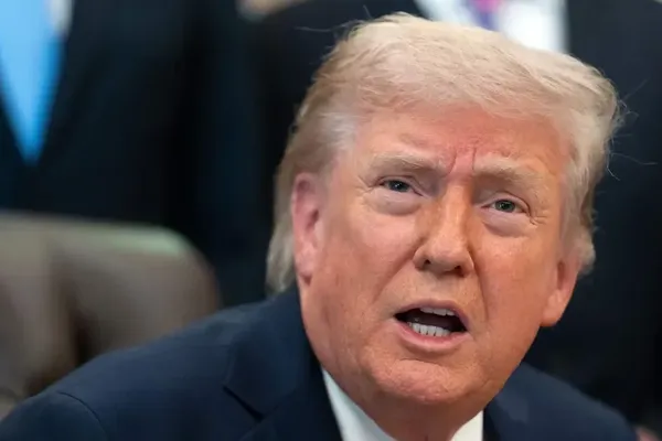 Trump Reviews UK Falklands Claim Over Iran War Dispute