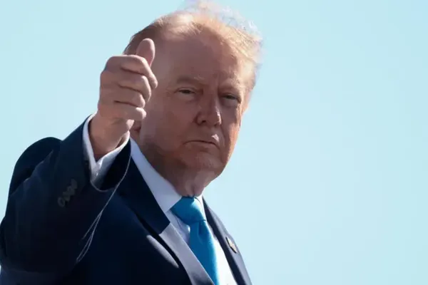 Trump Threatens New Strikes as Iran Peace Deadline Looms