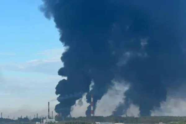 Ukraine Strikes Two Russian Refineries as Energy War Moves Deeper Inland