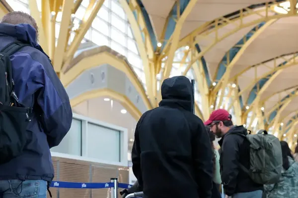 Unpaid TSA Agents Work Without Pay