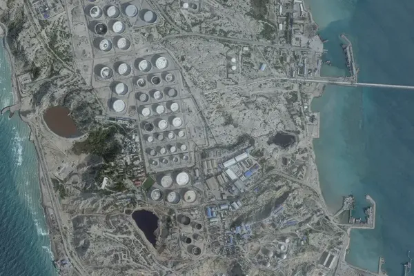 US Air Force Strikes Military Sites on Kharg Island
