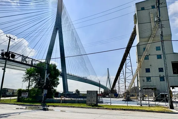 U.S.-Canada Tariff Fight Fractures Gordie Howe Bridge Opening