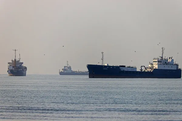 US Hits Iranian Radar Sites After Missiles Target Gulf Allies