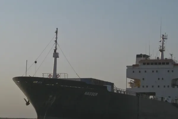 US Lifts Iran Port Blockade as Nuclear Deal Clock Starts