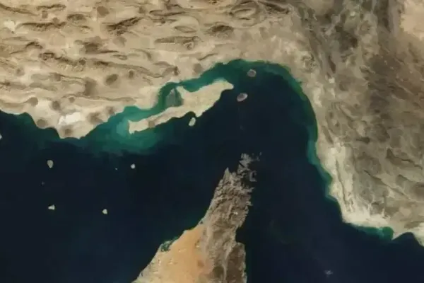U.S. Warns Iran as Hormuz Deal Remains Unsettled